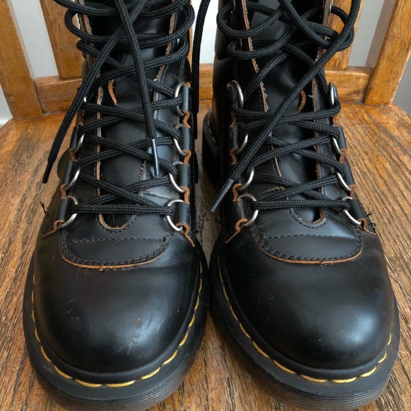 dr martens kamin hiking boot